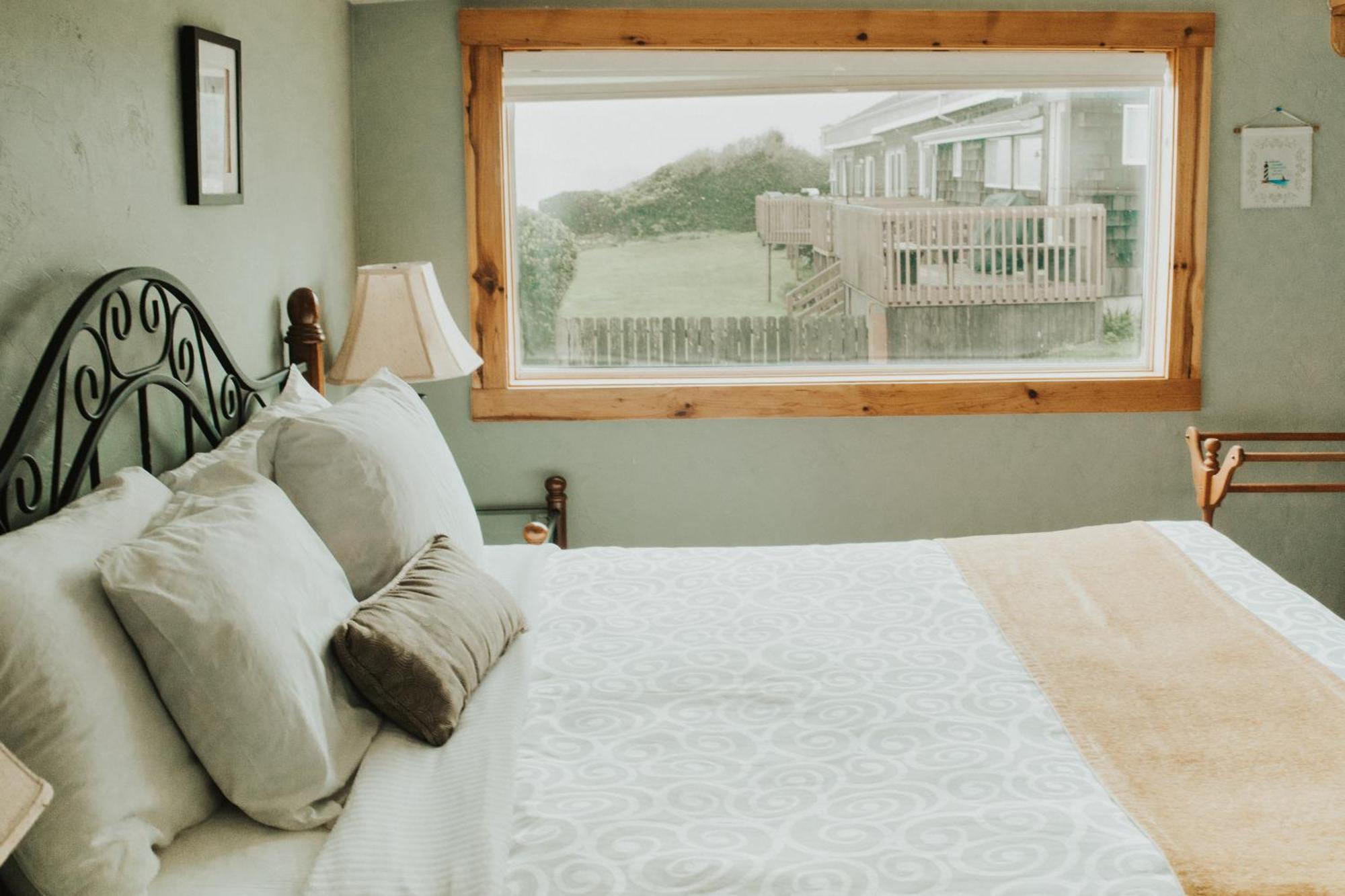 Inn At Nye Beach Newport Room photo